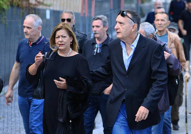 Zagreb: Posljedni ispraćaj novinara Roberta Valdeca 