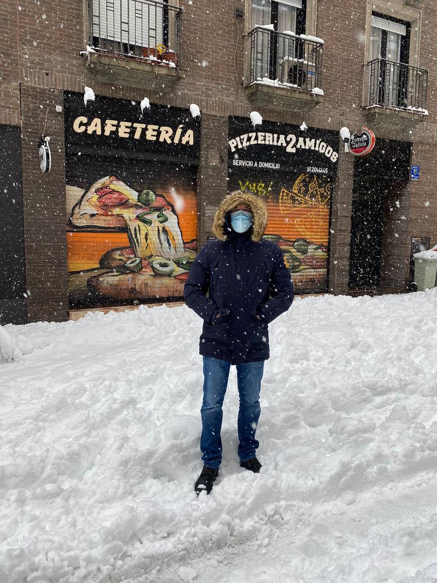 Lopate se prodaju po 60 eura, nitko ovdje nema zimske gume