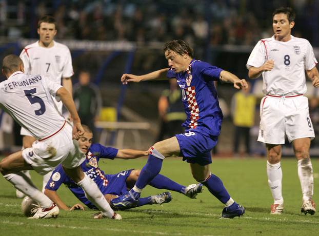 ARHIVA - 2006. Zagreb: Vatreni i "maksimirska krtica" srušili su Englesku 