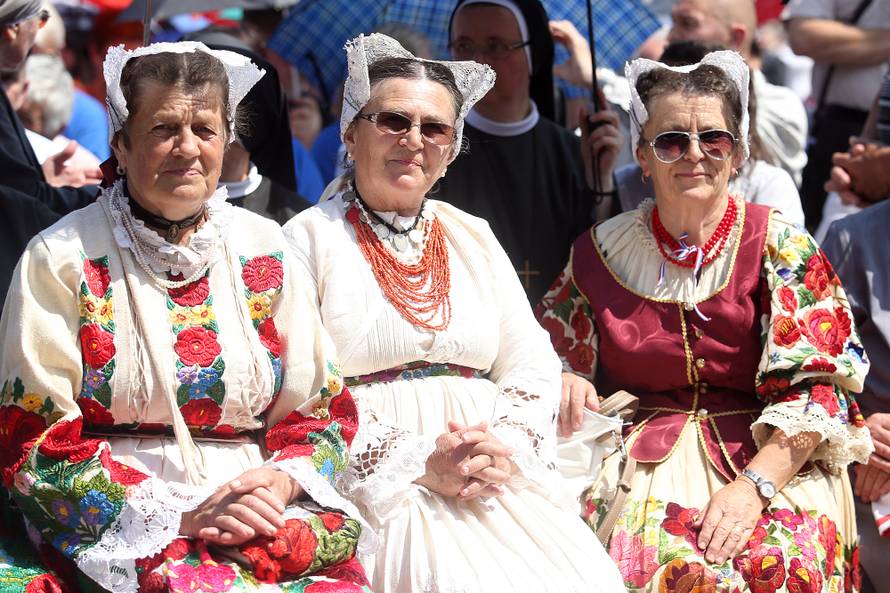 Jandrokovića izviždali: Ovdje smo da odamo počast žrtvama