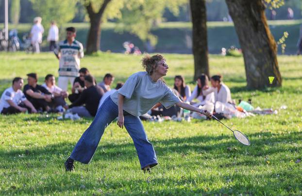 Zagreb: Na Uskrs Jarun privukao veliki broj građana