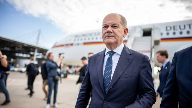 Chancellor Scholz on solidarity visit to Israel