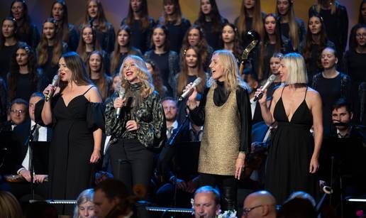 FOTO Djevojački zbor Zvjezdice gala koncertom 'Ti možeš sve' proslavile 40 godina djelovanja