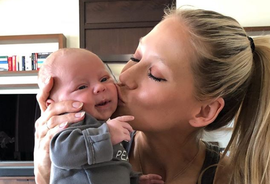 Iglesias i Kournikova objavili fotke blizanaca: 'Naša sunca'