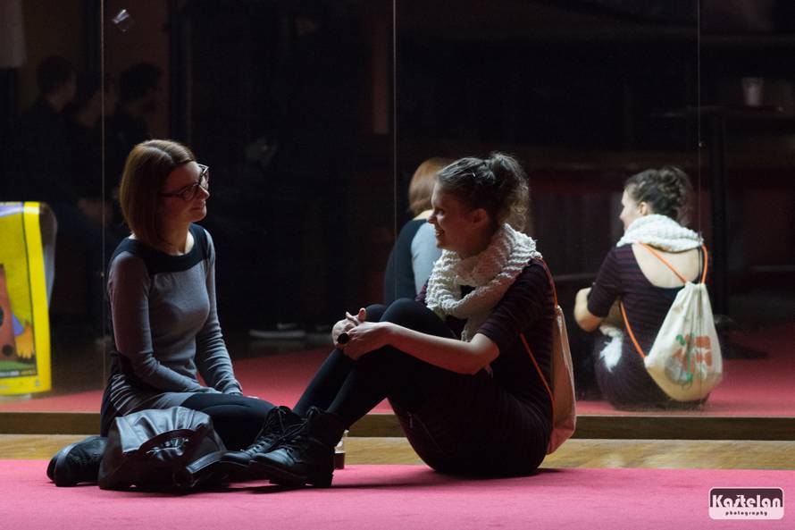 Vitasović je studenticu pozvao na stage pa su skupa zapjevali