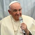 Vatikan: Papa prošao trosatnu operaciju bez komplikacija