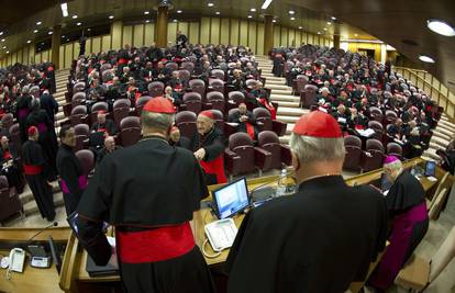 Završavaju kongregacije, a u utorak počinje izbor Pape