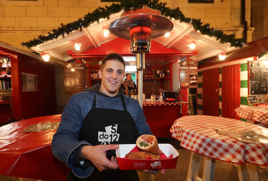 Zagrebački advent: Zalogaji od 15 kuna, kuhano vino za 10 kn