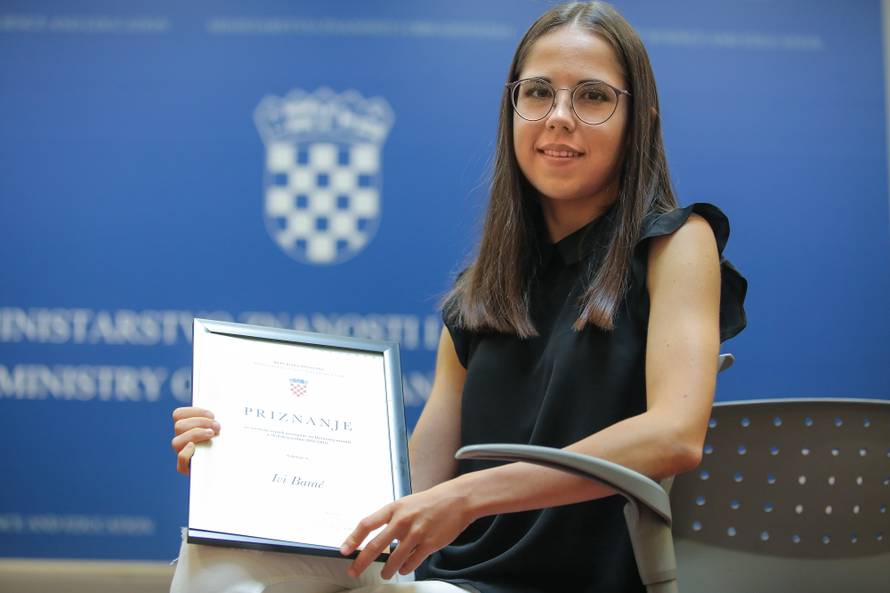 Zagreb: U Ministarstvu znanosti i obrazovanja dodjeljene nagrade najboljim maturantima strukovnih Å¡kola