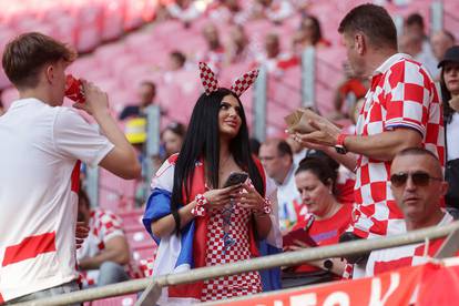 FOTO Kockice od glave do pete! I Magdalena je stigla na tekmu: Ogrnula se i našom zastavom