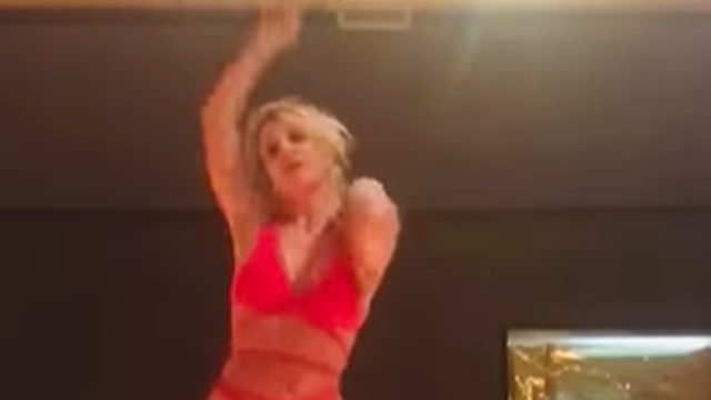 Nakon optužbi bivšeg supruga, Britney Spears opet zaplesala u provokativnom izdanju: 'Vatra'