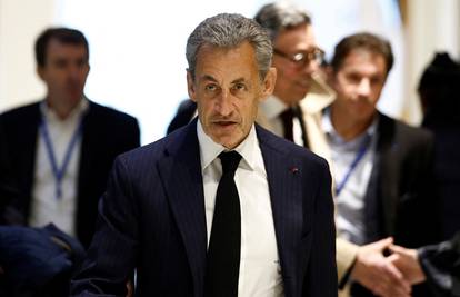 Sarkozy na sudu. Sumnja se da je primio milijune od Gadafija