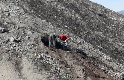 Tragedija na deponiji: Kopali po otpadu  pa se ugušili plinovima