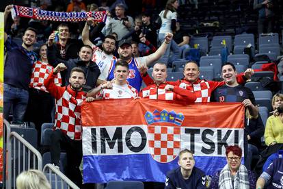 Koeln: Navijači prate  susret Mađarske i Hrvatske na Europskom prvenstvu u rukometu 