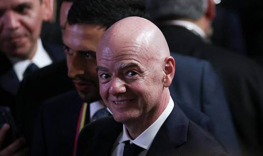 &Scaron;to uradi, Gianni? Ni&zcaron;u se afere, ali on odbija oti&cacute;i iz Fife. Ovo su Infantinovi najve&cacute;i grijesi...