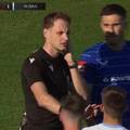 Sudac u derbiju uzeo voki-toki u ruke, komentator u &scaron;oku: Spominjao ve&scaron; ma&scaron;ine i laptope