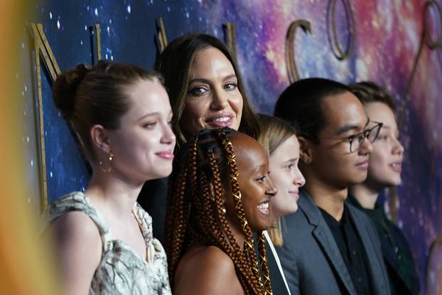 London: Angelina Jolie na premijeru filma "Eternals" stigla sa svojom djecom