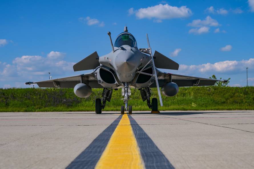 Piloti naših Rafalea prvi put u letu točili gorivo iznad Hrvatske