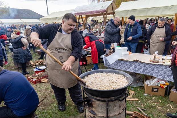 Održava se Zimski vašar i Čvarakfest u Karancu
