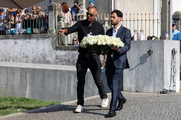 FOTO Uplakani suigrači i obitelj oprostili se od Dioga Jote: 'Ti nikad nećeš hodati sam'