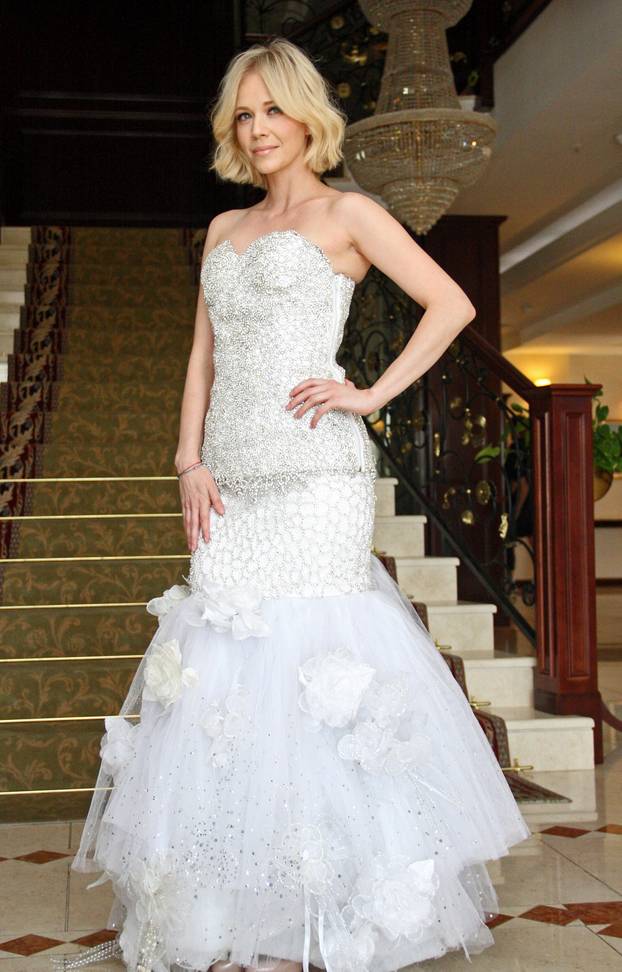 Solin: Jelena Rozga u vjen?anici snimila spot za pjesmu Razmažena