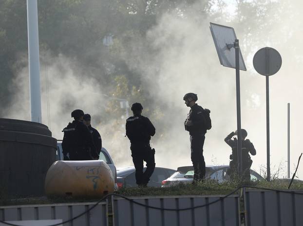 Beograd: Izbio požar u "Ćacilendu" ispred Skupštine, čula se pucnjava, ima i ozlijeđenih