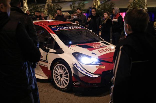 Zagreb: WRC automobili  na glavom gradskom trgu privukli veliku pažnju građana