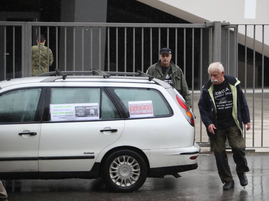 Zagreb: Uoči početka optužnog  vijeća za Marka Franciškovića, okupili su se njegovi istomišljenici  