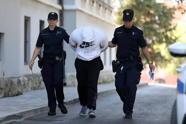 Pula: Privedena još četvorica redara osumnjičena za teško premlaćivanje mladog Slovenca u Poreču