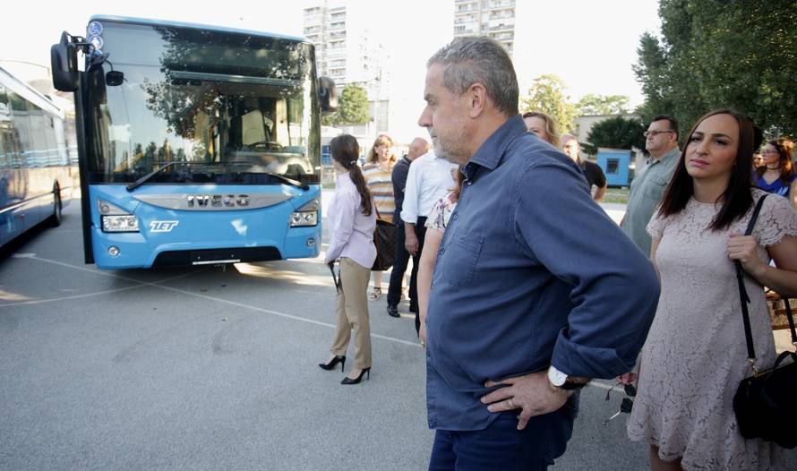 Bandić reže besplatni prijevoz  umirovljenicima, ali i socijali!