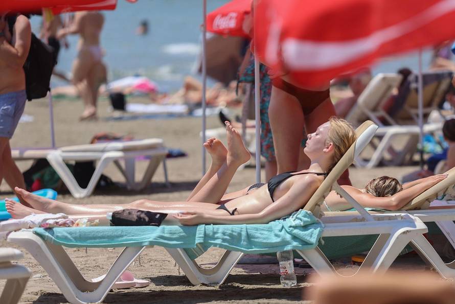 Split: 34 stupnja Celzijevih mnoge su Splićane natjerali na plaže