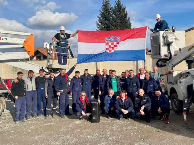 FOTO Čak su i njemački ovčari za nas! Ovako se hrvatski navijači nabrijavaju za polufinale Eura