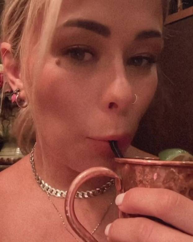 FOTO Nekad su dominirale u UFC-u, a danas zajedno snimaju sadržaj koji nije za svačije oči