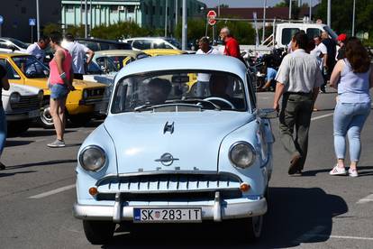 U Slavonskom Brodu održan 5. međunarodni susret oldtimera