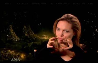 Pogledajte isječak iz filma s 'golom' Angelinom Jolie