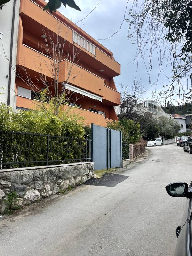 FOTO Ovo je najjeftiniji stan na oglasima u Splitu! 'Nalazi se blizu Marjana, a ima i vrt...'