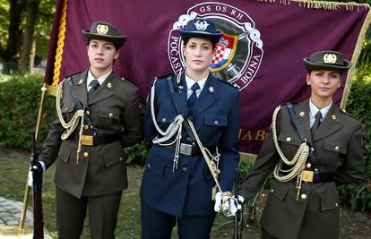 Kolindina garda: Tri vojnikinje prve žene u Počasnoj satniji