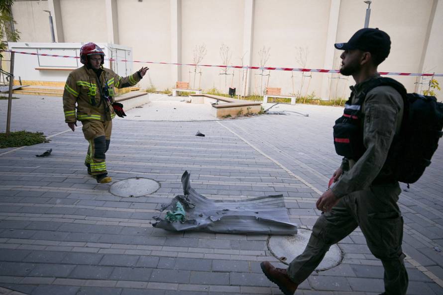 Aftermath of an Iranian missile strike, in Holon