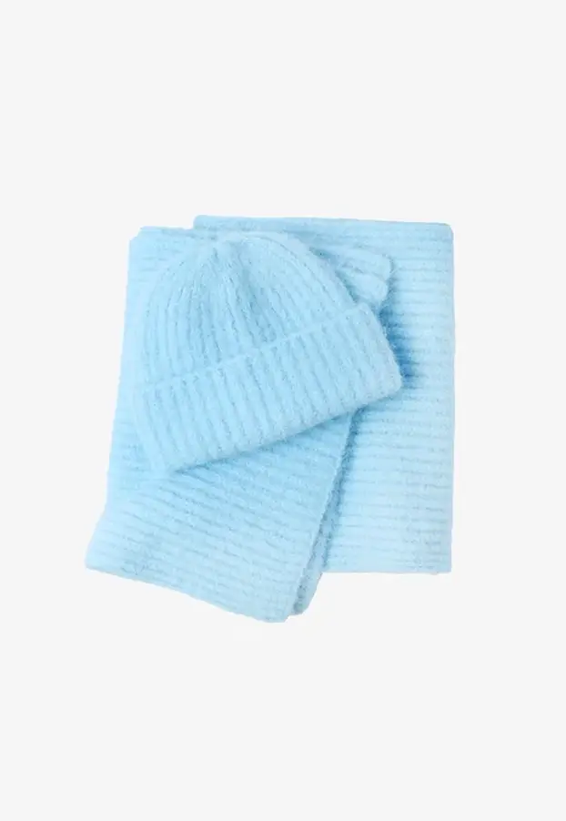 Pregledali smo ponudu za vas! Top kape i šalovi za svaki dan