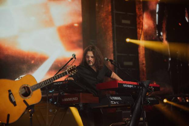 FOTO Pogledajte kako je bilo drugu večer zaredom na koncertu Thompsona u Splitu