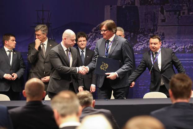 Dubrovnik: U sklopu Inicijative triju mora potpisan sporazum u području energetike, prometa, tehnologije, financija i porezne politike