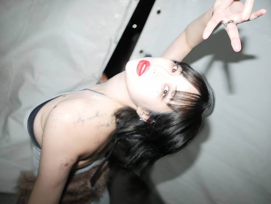 K-pop zvijezda smršavila 10 kg u mjesec dana pa se srušila na pozornici: 'Stvarno mi je žao...'