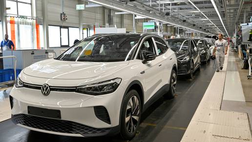 Prelazak na električne aute u Njemačkoj će ugasiti 200.000 radnih mjesta u industriji