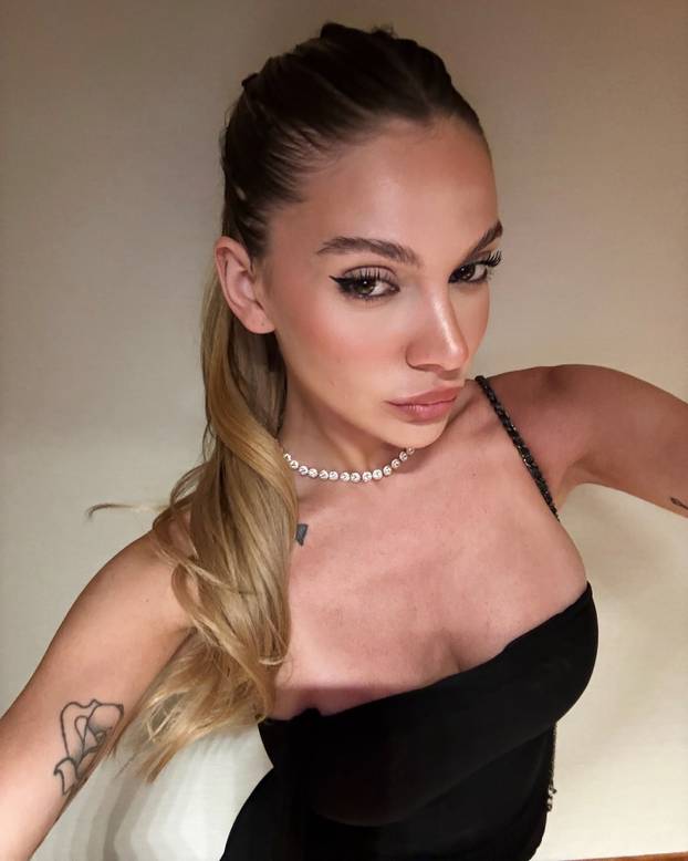 FOTO Influencerica šokirala: 'Dečko nogometaš i ja vodimo ljubav po sedam puta dnevno'