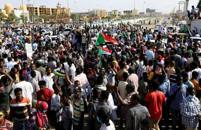 Sudan: Nakon vojnog udara izbili su nasilni prosvjedi