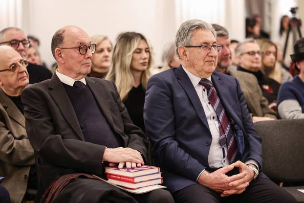 Zagreb: Promocija knjige Žene koje mašu rukama Jadranke Kosor