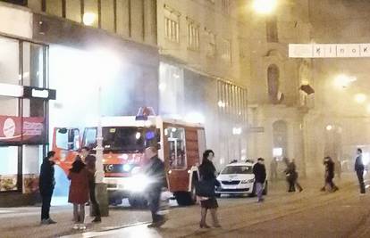 Požar na Trgu bana Jelačića: Gusti dim uznemirio građane