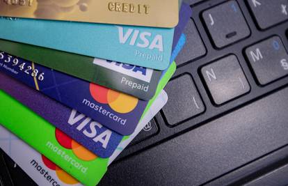Kako se osloboditi dugovanja: Ukinite minus ili smanjite limit na svim svojim karticama
