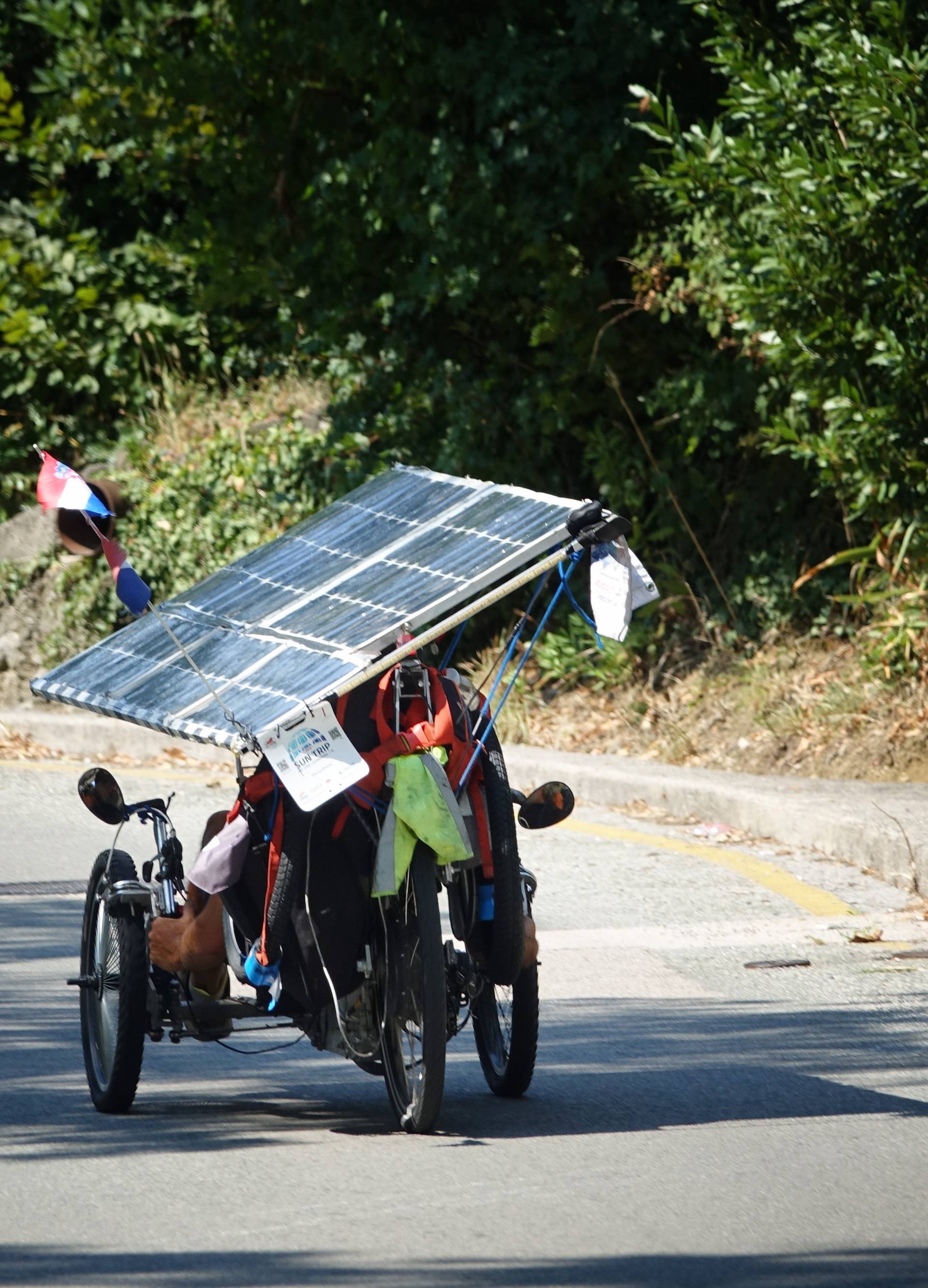 Elektro tricikl: Češkog turista na more vozi sunčeva svjetlost