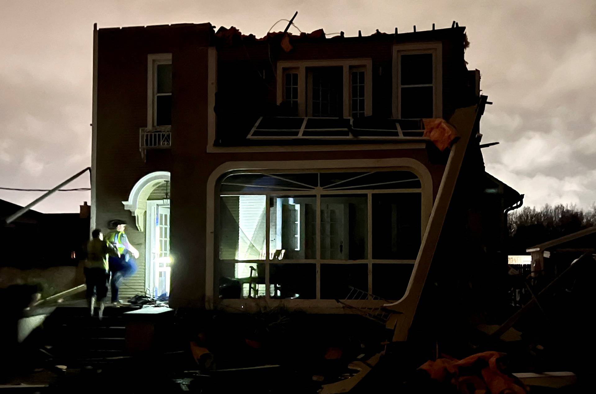 A large tornado strikes New Orleans